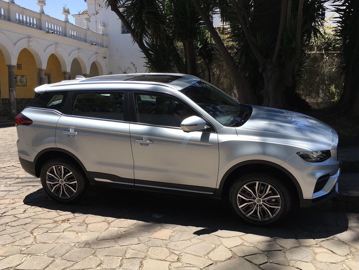 AutomagazineEc's tweet photo. AUTO Magazine con Autolider y Geely en Ecuador, en la presentación oficial de su nuevo SUV Azcarra, en Hda. Chillo Jijón ⬇️
Pronto en https://t.co/cArjcaq4Fw

#AutoMagazineEc #Geely #Ecuador #Azcarra #Autolider #Volvo #GeelyEcuador #SUV #GeelyAzcarra @GeelyGroup @AutoliderHuesca https://t.co/HhCCSQOqOr