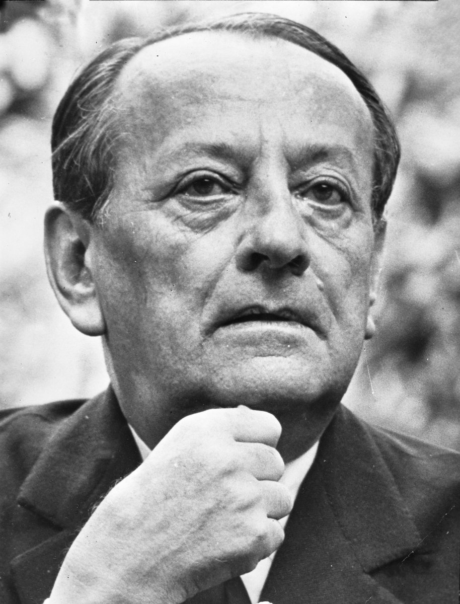 Eselets_arbeid's tweet photo. «Av et annet menneske eier vi bare det vi selv har fremkalt hos det.» #AndréMalraux #menneske #relasjon #frihet https://t.co/m7Stoo8HgQ