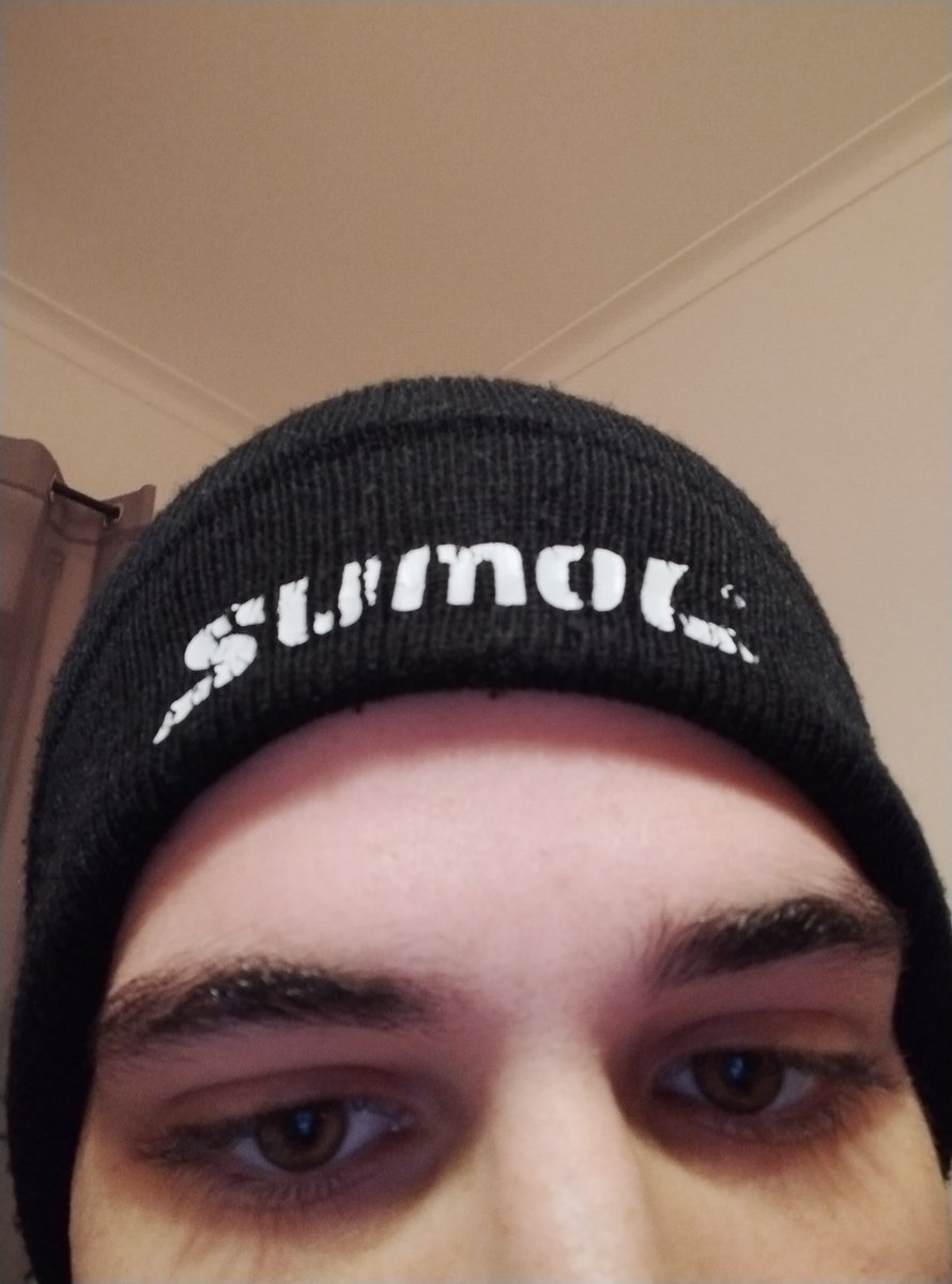 Finalmente encontrei um gorro que diz o tamanho do meu penis, pena estar em inglês