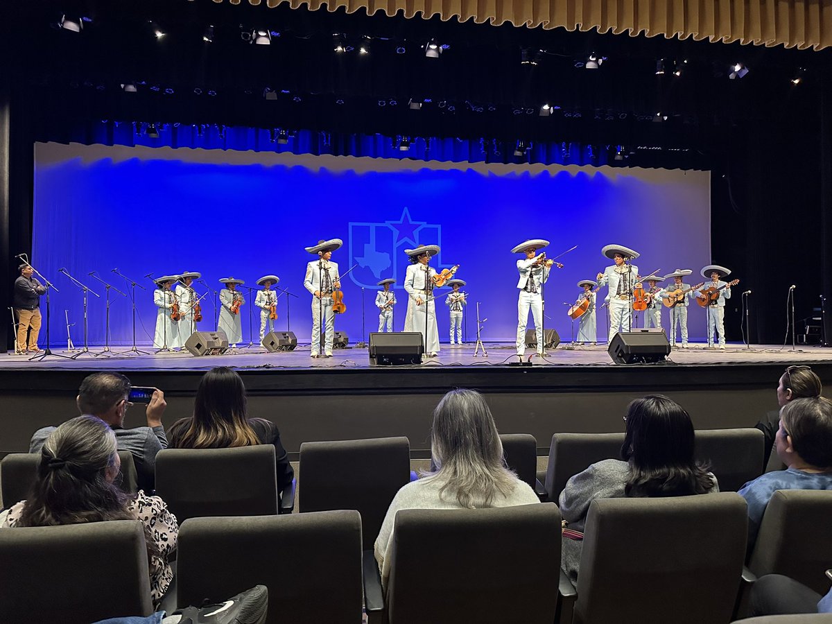 priscillaliset2's tweet photo. UIL State let’s go! @EPISDFIneArts @Chapin_HS https://t.co/1PkFqaiiH1