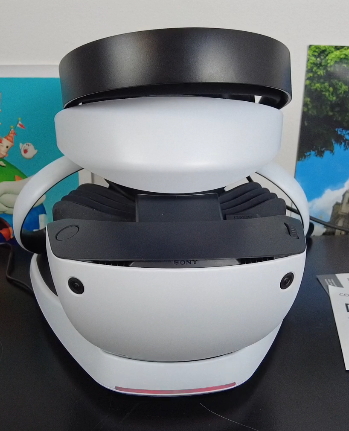 Wow I'm impressed by this Collective Minds PSVR2 charging station.  It's compact, clever and cheaper than Sony's.