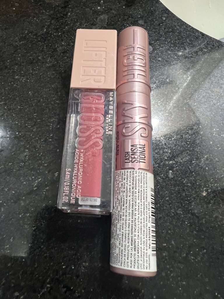 Valentina (@Valenlovei) / Twitter