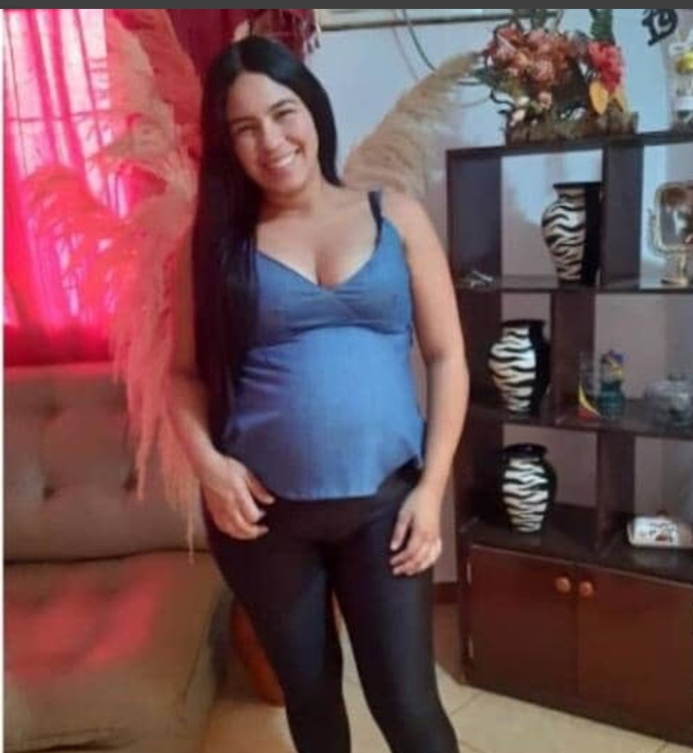 manuelita1504's tweet photo. #25Feb
Caso Giannelly Pirrongelli
Por el #Femicidio ocurrido en #Bolívar fue #Condenado a 30a de prisión la pareja Robert Terán en fecha: 20/4/22
El #Femicida y su defensa  #Recusaron a la #CorteDeApelaciones.
#JusticiaParaGinaYSuBebé
@LourdesSuarezA2 
@GladysTSJ
@mdiazmendoza https://t.co/AdCgYQGmnq