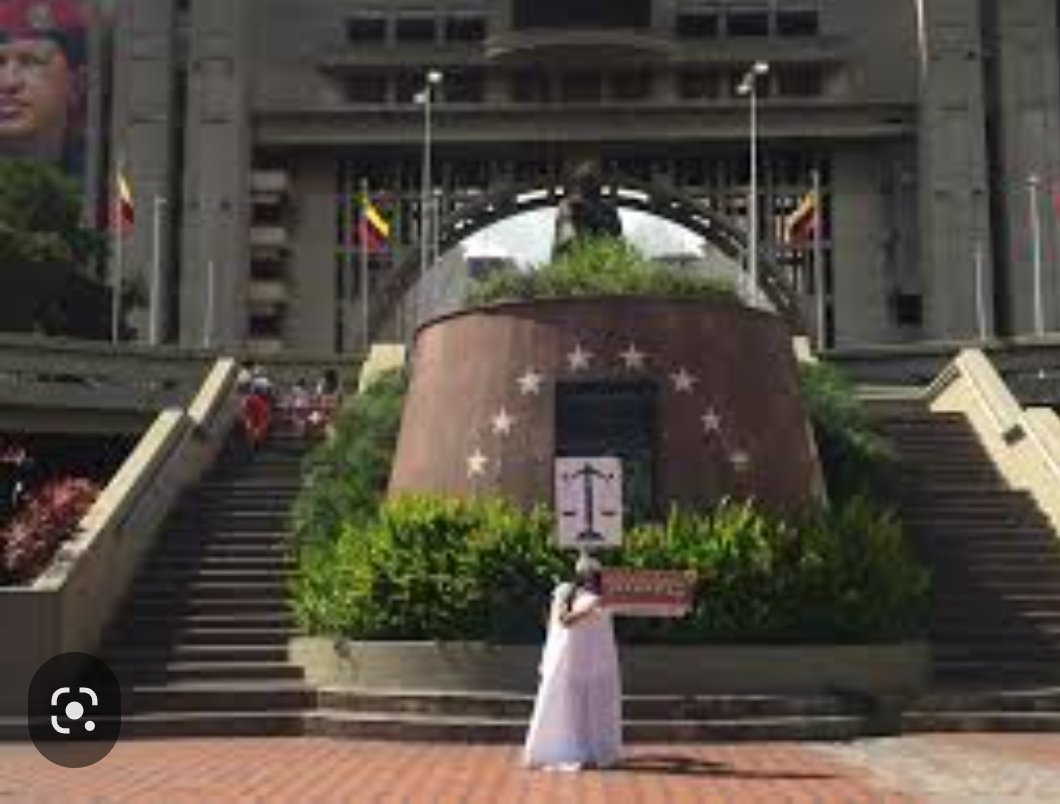 manuelita1504's tweet photo. #25Feb
Caso Giannelly Pirrongelli
Por el #Femicidio ocurrido en #Bolívar fue #Condenado a 30a de prisión la pareja Robert Terán en fecha: 20/4/22
El #Femicida y su defensa  #Recusaron a la #CorteDeApelaciones.
#JusticiaParaGinaYSuBebé
@LourdesSuarezA2 
@GladysTSJ
@mdiazmendoza https://t.co/AdCgYQGmnq