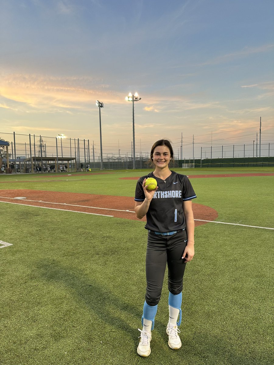 Why hit one 💣 when you can hit multiple ¯\_(ツ)_/¯ Lady Panthers get the 12-1 win over AOL this morning then come back with a 16-1 win against Cabrini for a 3-0 weekend at the Chalmette Tournament! Reese Jobert hitting for the cycle today 💪<a href="/RogerRogglynn/">Roger Glynn</a>