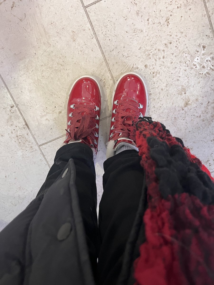 Got my Red Hot Chilli Steppers on! #CNOY #CNOY2023 ⁦@BissellCentre⁩ I’m meeting so many of my wonderful Twitter buddies for the very first time and my heart is full.