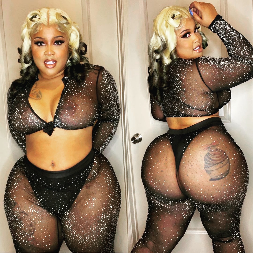 Add2Black's tweet photo. Front or back ?? @imGHETTOBARBIE https://t.co/c1S4ZG9l81