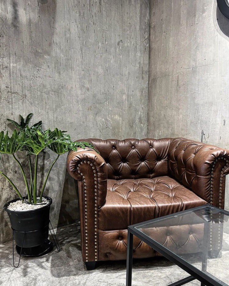 WClients's tweet photo. Love this vintage design leather chair paired with a glass table and set in a plain concrete finished walls. Very industrial look!  #wefindyouclients 
#industrialdesign #interiordesign #architecture #marketing  #house #home #condo #residence #philippines #realestate #coffeeshop https://t.co/tF0nVwlNqu