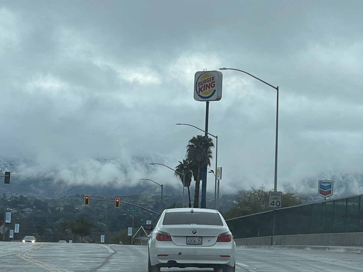 GalsWander's tweet photo. More winter #snowinscv shots #SantaClarita #snowinsocal https://t.co/0JbInfpoPN