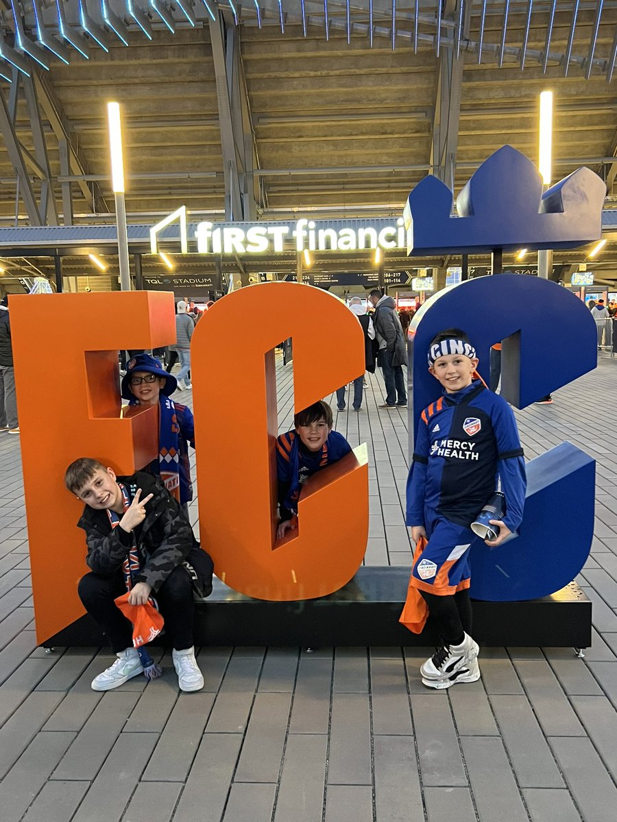 runner4ever529's tweet photo. Let’s go #FCCincy!  #AllForCincy #FCCincy @fccincinnati https://t.co/DJbWKANN4h