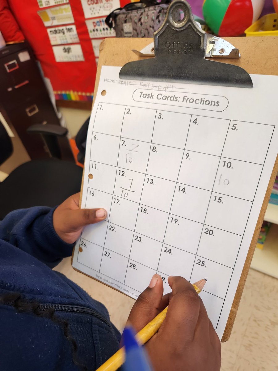 BetsyRossElem's tweet image. #FractionFun in Mrs. Wheaton and Ms. Frazier&apos;s SLL class this week. Our scholars enjoyed a scavenger hunt completing the fraction task cards. @AhmeshaG @EmilyMe10531515 @Tareese8 @HISDElementary2 @HISDSPED