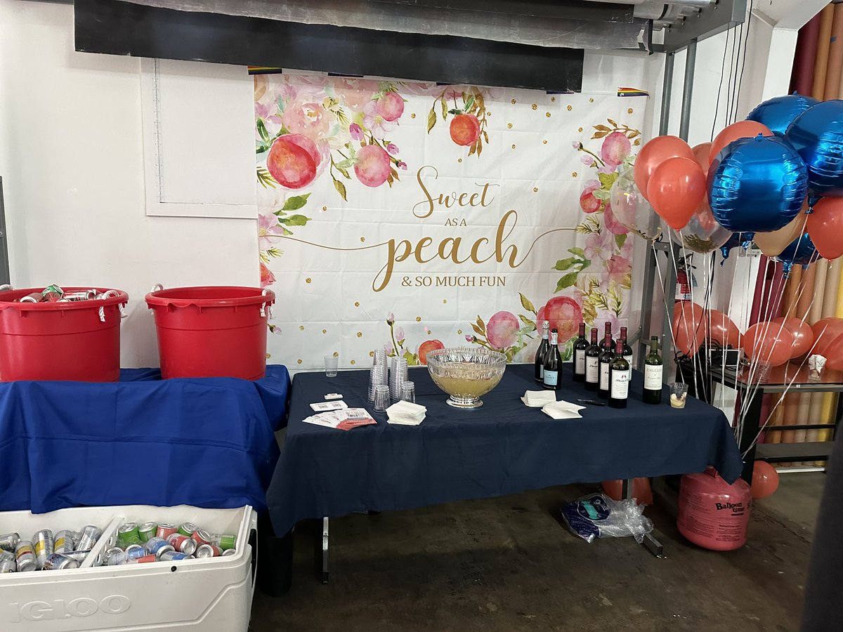 SnapStudiosPS's tweet photo. 🍑 @Cheekycharity’s Peachy Keen Kick-Off Mixer for Colorectal Cancer Awareness Month. Featuring the “Show Your Peach” photo shoot for the #CheekyChallenge. https://t.co/jwi6VtTd7h