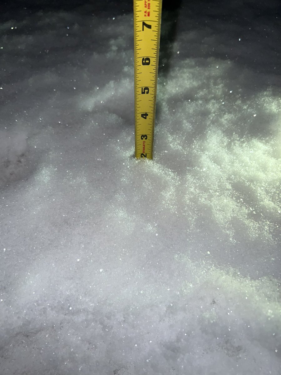 Jebweather's tweet photo. Measured 1.9 inches of fluffy snow on a board in Sutton, MA. @WX1BOX @PeteNBCBoston https://t.co/RI0pzbn1yg