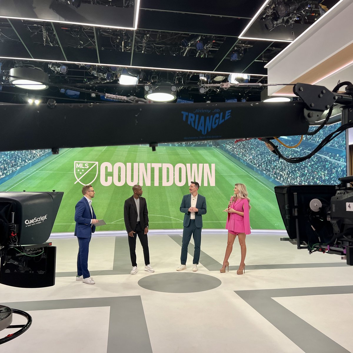 MLS 360 is underway! 

Catch our new whip-around show that will provide live look-ins and analysis of all the key moments from every match.