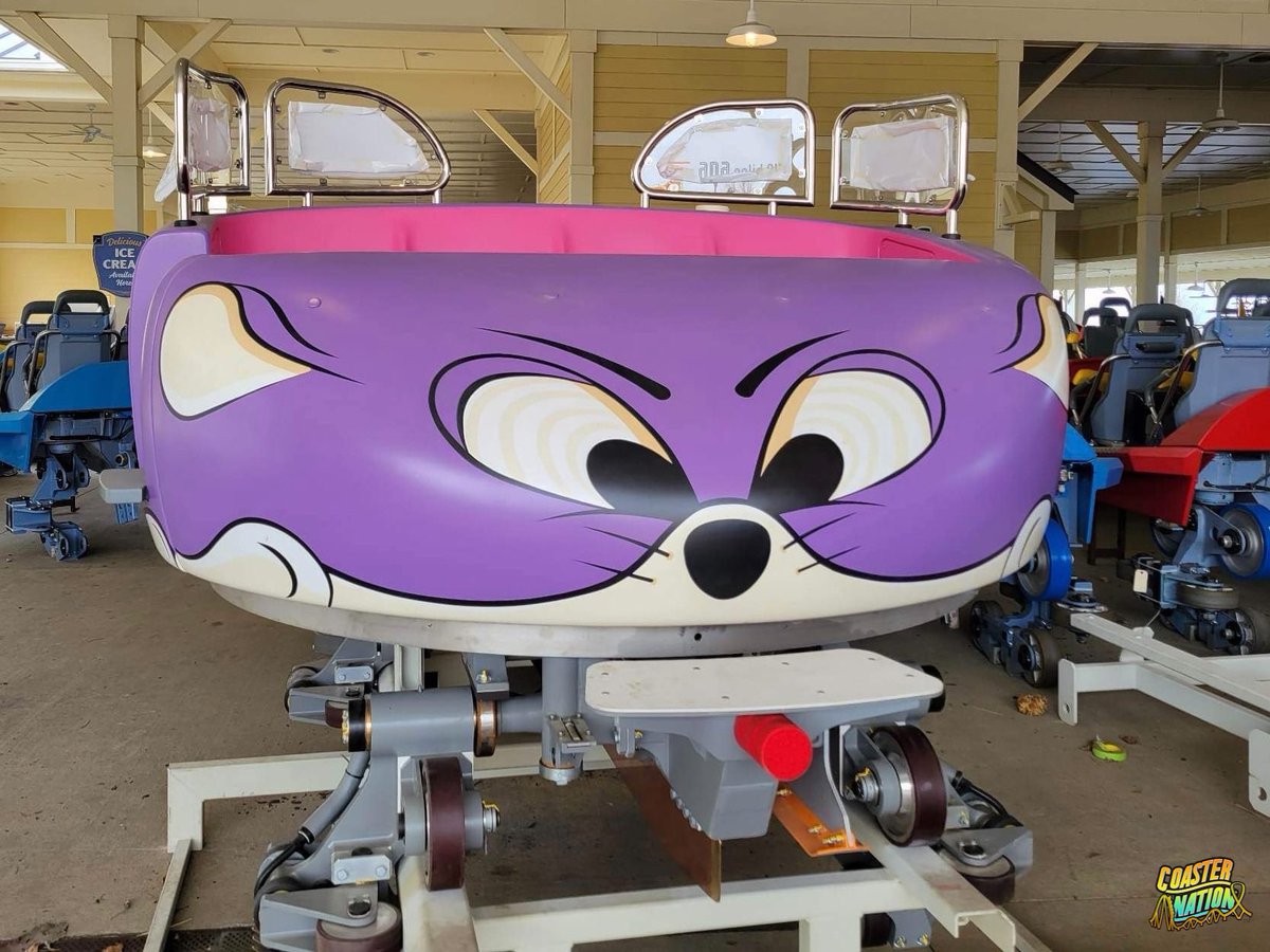 Coaster_Nation's tweet photo. Some images from @CedarPoint’s 2023 “Winter Chill Out” event — an annual behind-the-scenes winter walking tour of the park. Over $150,000 was raised for the @AKidAgain charity! 👏🏻 👏🏻 

MORE PHOTOS: https://t.co/FQ00PGnAFH 

#cedarpoint #iheartcp #winterchillout https://t.co/mrI5yZ0KHP