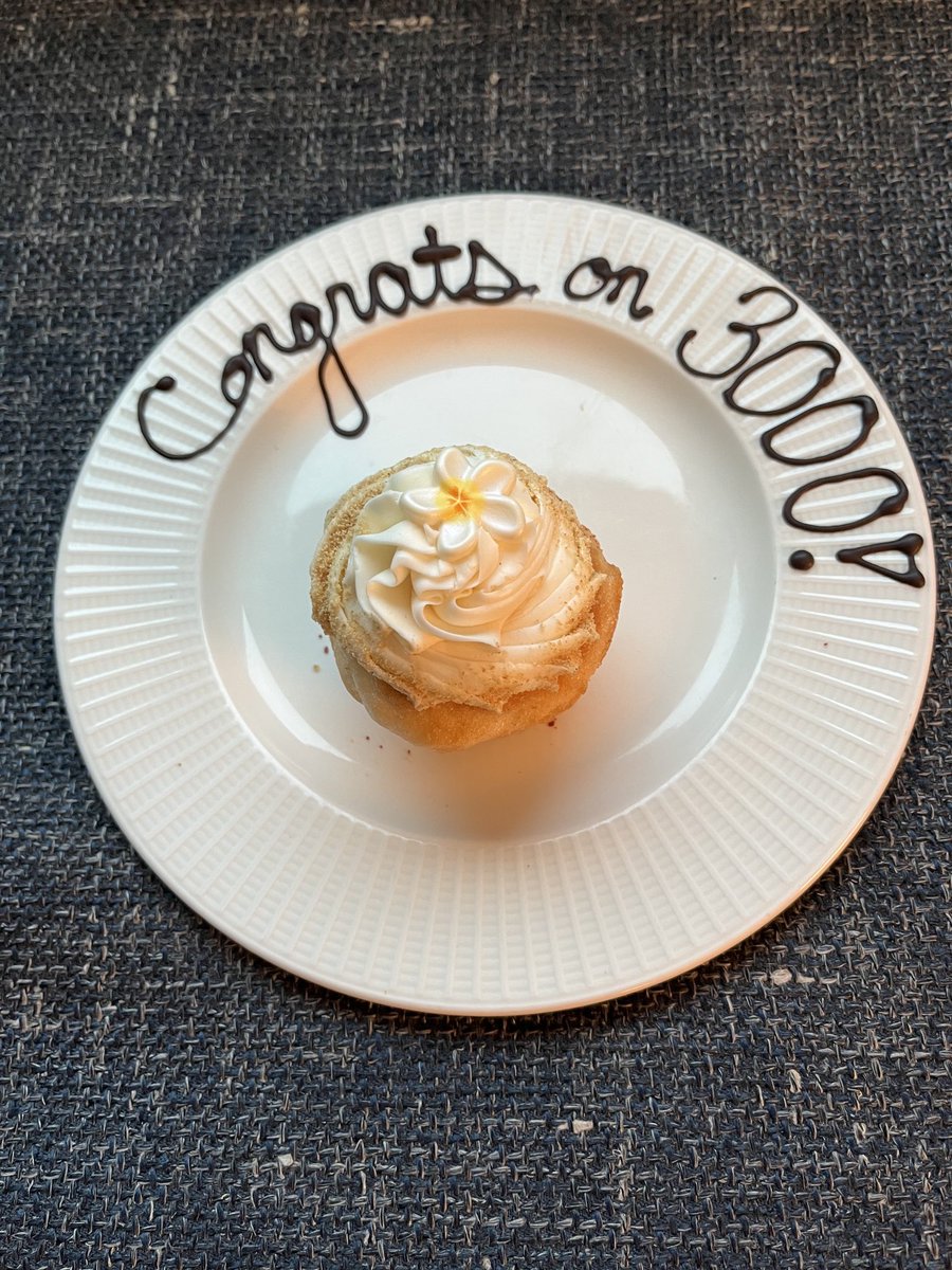 ggerould's tweet photo. Nice touch from folks at Kings hotel in OKC. A tasty morsel accompanied by a bottle of wine. Thanks Omni. https://t.co/34JwcxqyJD