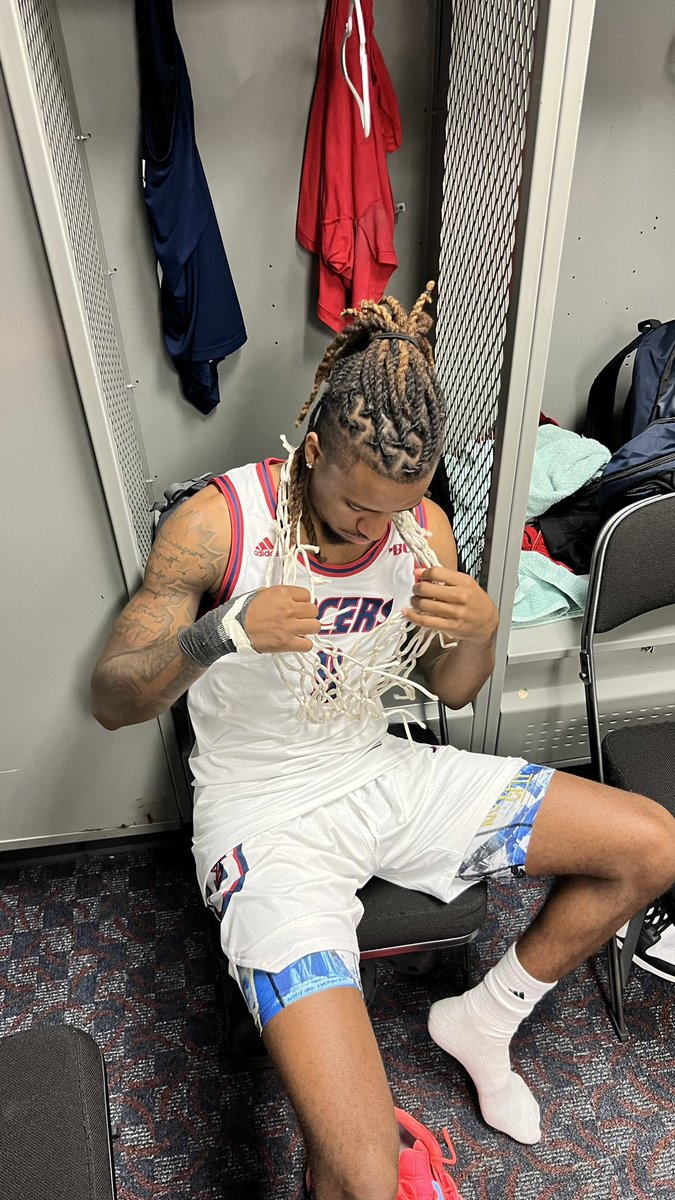 jameelrideoutt's tweet photo. SURREAL FEELINGโฆ donโt care about any praiseโฆ I WILL ALWAYS BE PLAYIN FOR A CHAMPIONSHIP๐๐พ๐๐พ๐๐พ๐๐พ https://t.co/NcJXm813mZ
