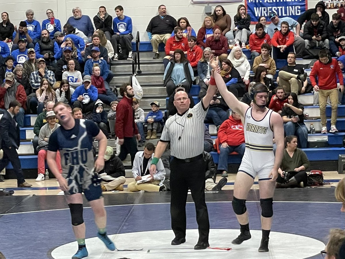 EHSHornetPride's tweet photo. @vpasports #vtwrestling #vtplayoffs champion - 
Christopher Folsom via fall at 220 https://t.co/OzexVGZtYd