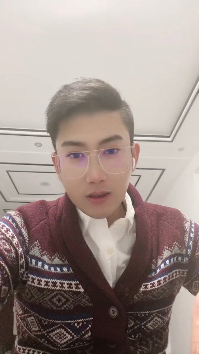 Allen_qiao_'s tweet photo. Life goes on with or without someone https://t.co/RORNDEkkBp