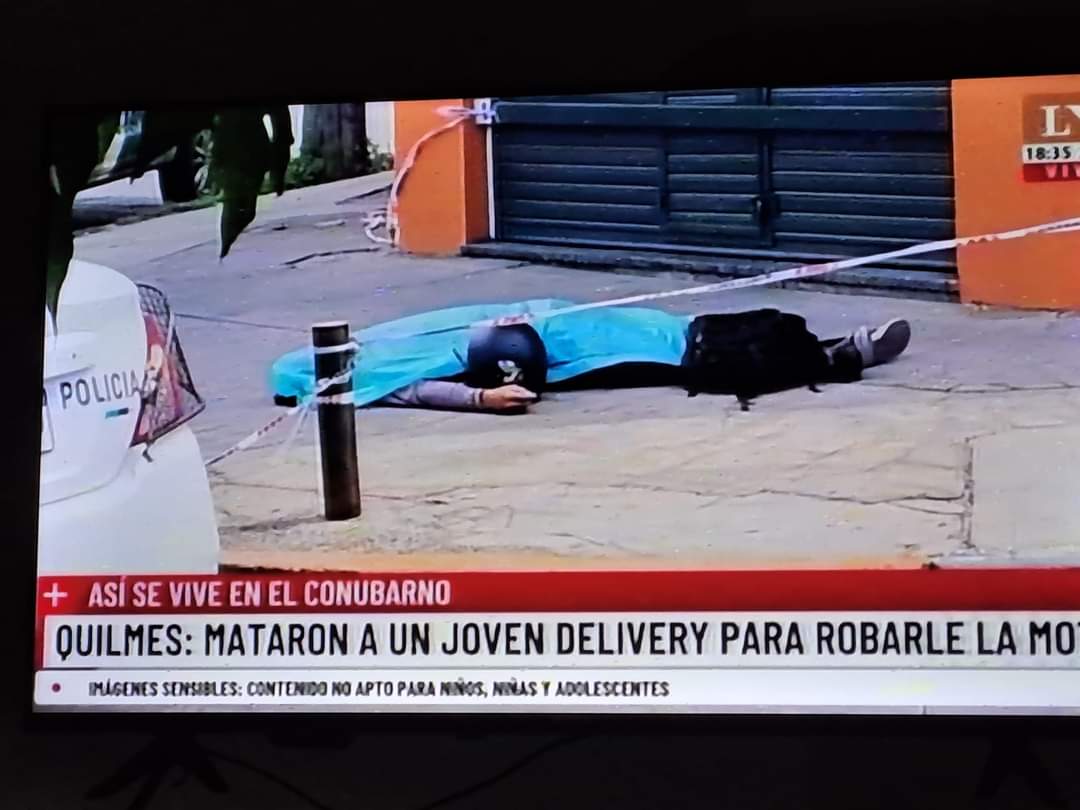 20 años loco. Le había entregado la moto y la guita y lo mataron igual. Y después tenes a la gorda esta cartonera diputada y a Mayra Mendoza defendiendo a estos amarronados hijos de puta. Hay que meter munición a estos oscurecidos. Punto.