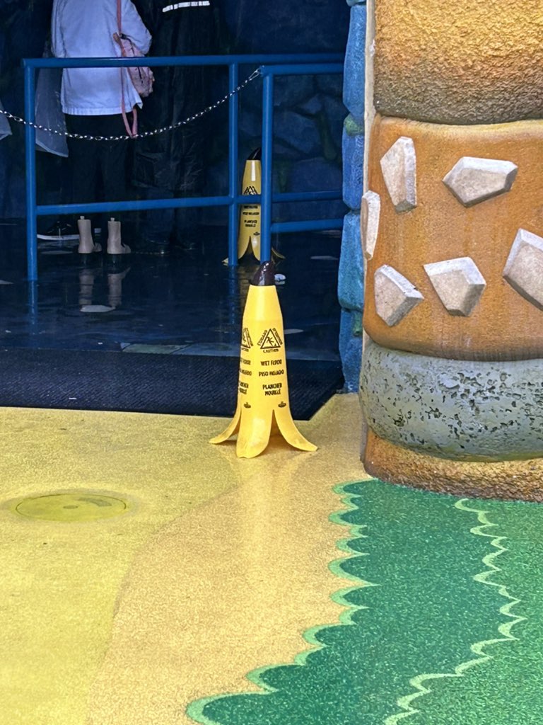 It’s cold. It’s wet. It’s very crowded in the new land. But it’s a day at Universal and any day at Universal is a good day in my book.