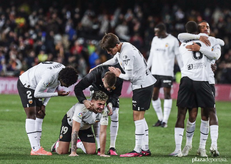 HermanosVcf's tweet photo. Esta imagen resume el partido de @hugoduro14 #guerrero ⚔️🦇 https://t.co/stxZG4uyXw