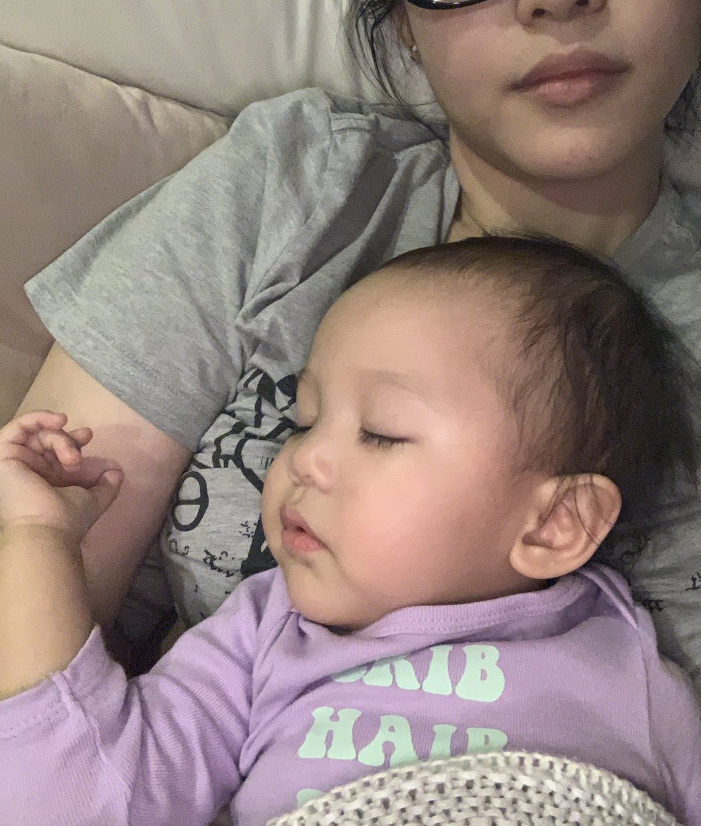Ada tilam sendiri, badan mama nya jua masih paling nyaman tampat tidur.