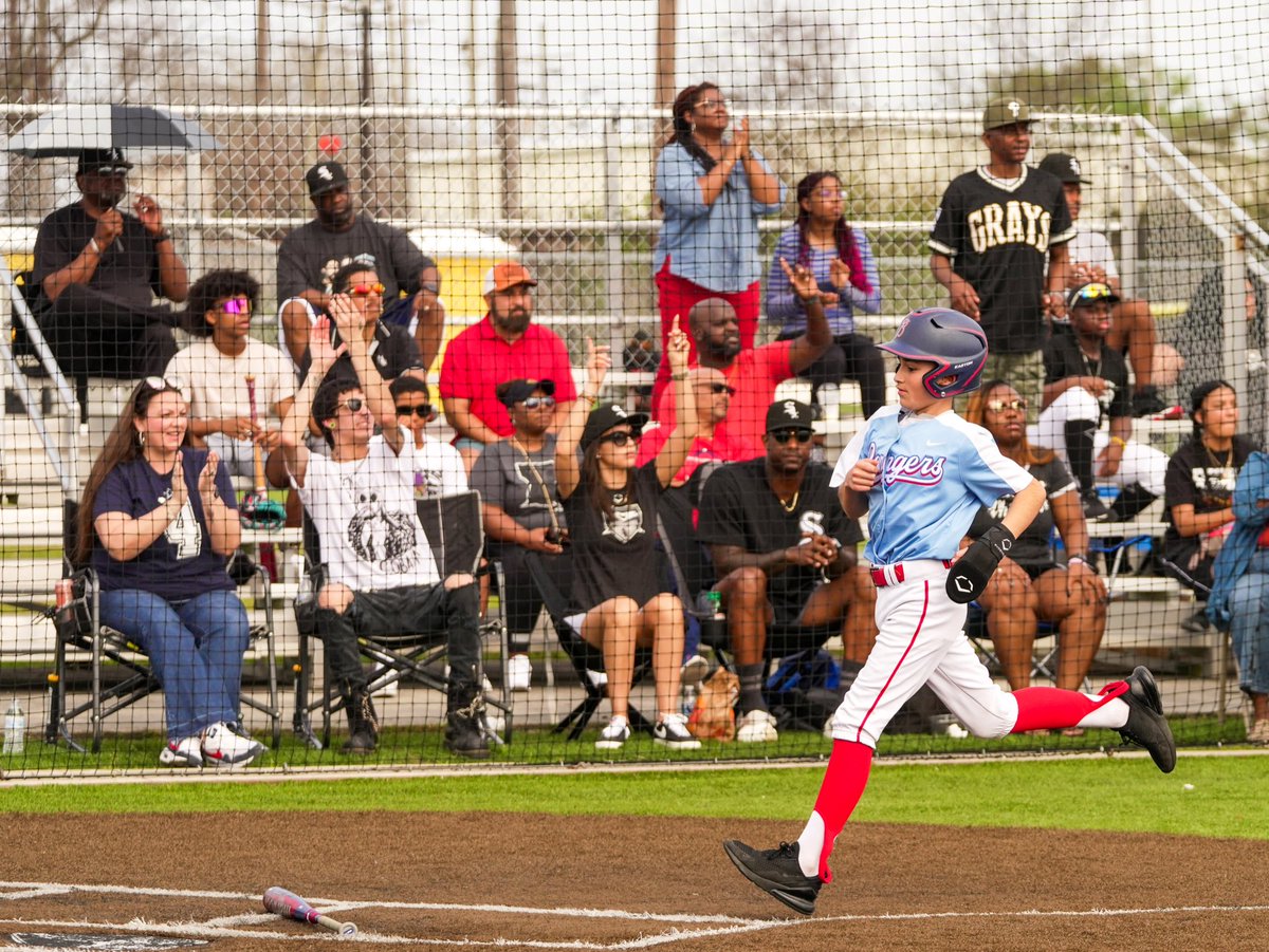MLBRBI's tweet photo. The @RangersYA gave it their all at the #AndreDawsonClassic🦅⚾️ 12u Tournament‼️ https://t.co/qcJ5x35FIR