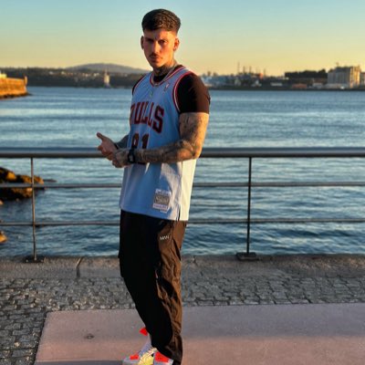 BorjaMoreira's tweet photo. #NuevaFotoDePerfil https://t.co/WkUkln36Av