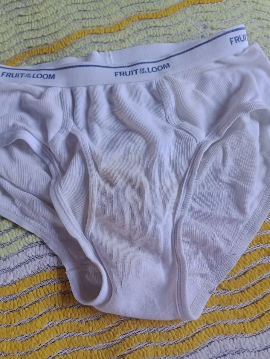 Serch71199369's tweet photo. Quieres olerla 3 días de uso la vendo o intercambio https://t.co/3pxbw0KyhA