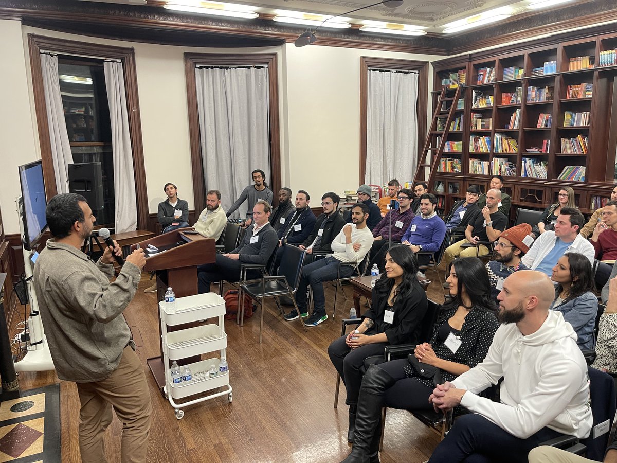 visakanv's tweet photo. “I remain religiously optimistic about the future.” - @shl at #THESIS https://t.co/piI7QBmd6x