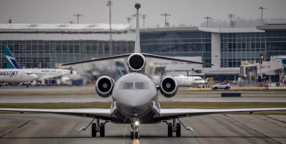 Kent_YVR's tweet photo. I’m typically biased for Gulfstream #BizJets, but this #AndersonAir @DassaultFalcon 7X - WOW 😎👌 #yvrspotters #avgeek #Vancouver #Falcon7X #CGRTA #luxury #travel #executive #BizJet https://t.co/GOdLHVtgWR