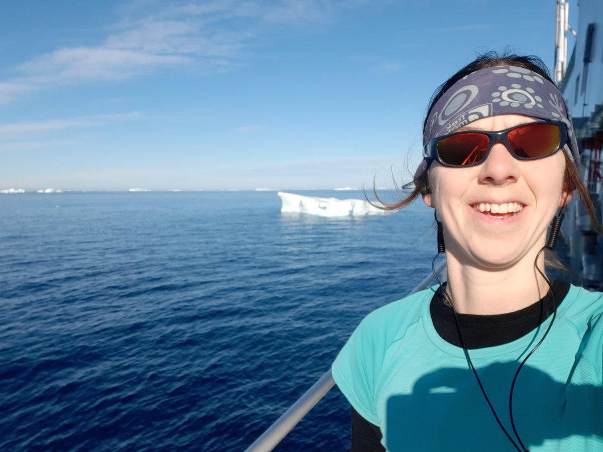 Oceans_Anna's tweet image. Some cracking views for helideck running here on #RRSSirDavidAttenborough. Perfect use of the helideck :) #SDAScience