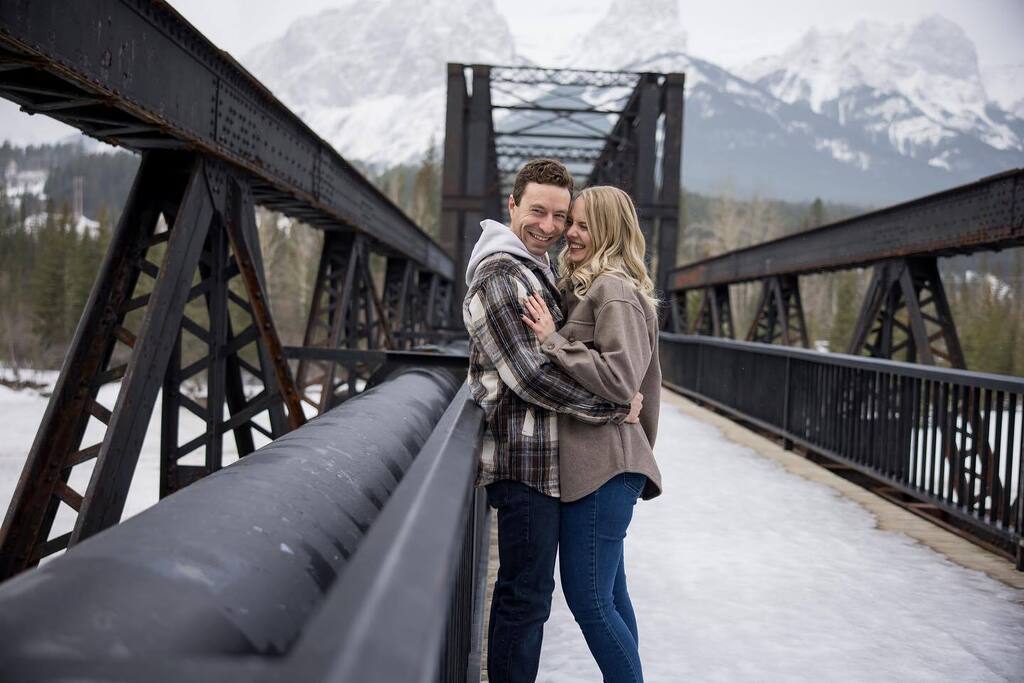 More of Eryn&Josh’s beautiful winter engagement photos captured by @chinookphotography. 
How wonderful to see the joy and love on these photos that are shared with us!
❄️
…And how perfectly the custom cut octagonal blue-green sapphire and snowflake d… instagr.am/p/CpGzF8QpWqQ/