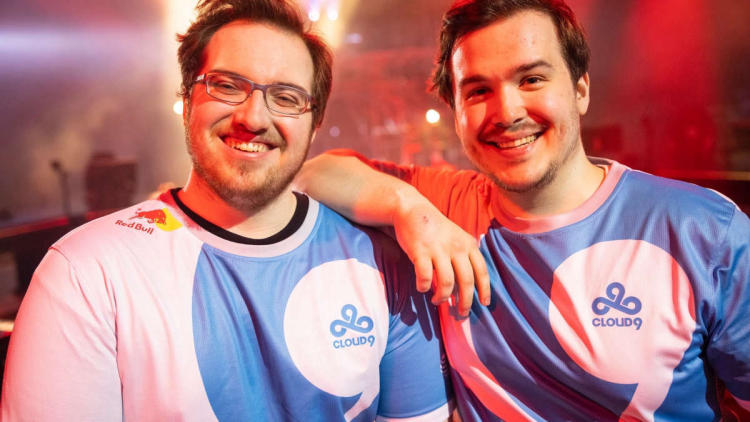 EgamersworldR's tweet photo. Слухи: Cloud9 может попрощаться с vanity https://t.co/CbasKjD4y5

24-летний американец является капитаном команды на протяжении последних полутора лет, выиграв несколько чемпионатов. https://t.co/MDp4FjCRni