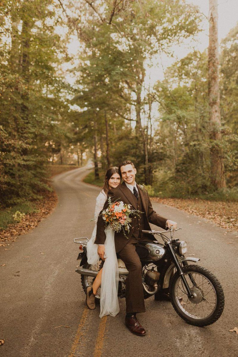 Josef36852203's tweet image. One of our clients in his wedding suit.  A three pcs sport back coat with vest and trousers.  #singlebreasted #suitup #springfashion #bespoketailoring #bespokesuit #bespoke #vintagestyle #vintage #vintagetailoring #customclothing #handcrafted