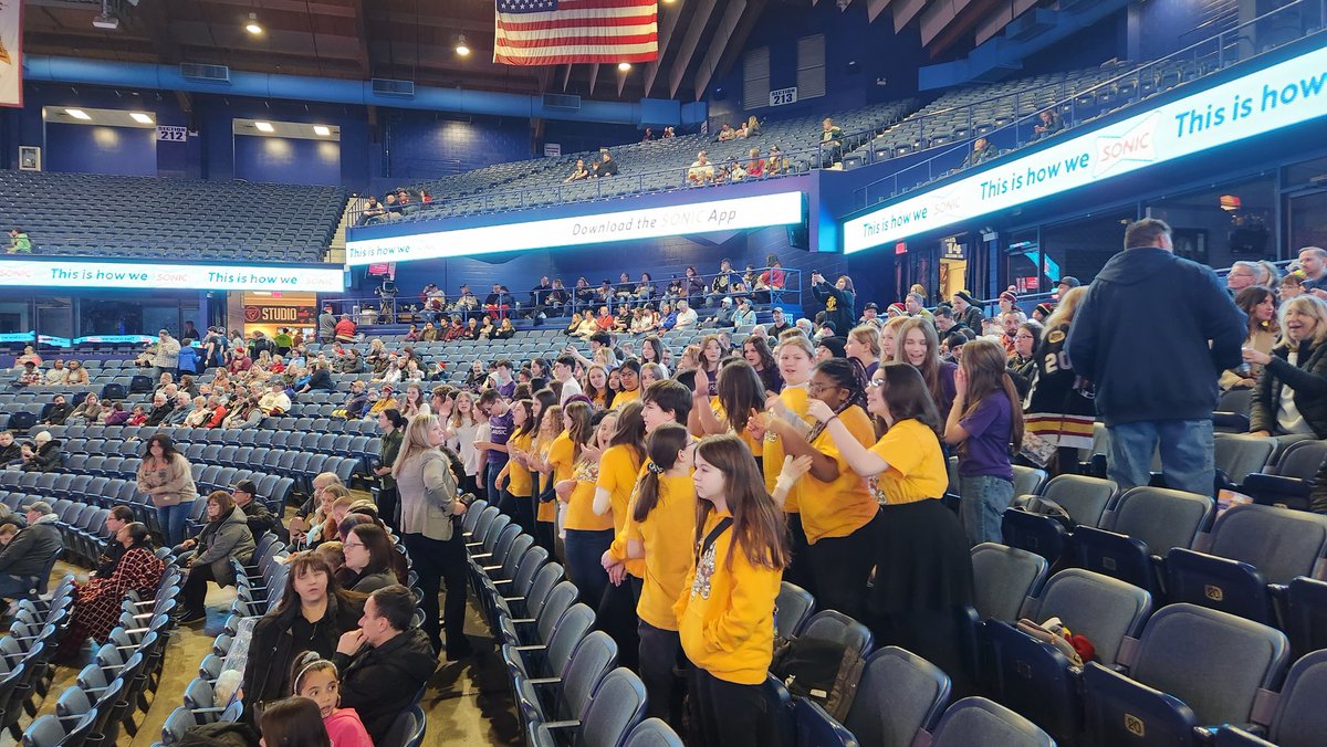 MrHiattMusic's tweet photo. Sounding great at the Wolves Game ! #osd135 @JerlingJayhawks https://t.co/AFcYs6SP6g