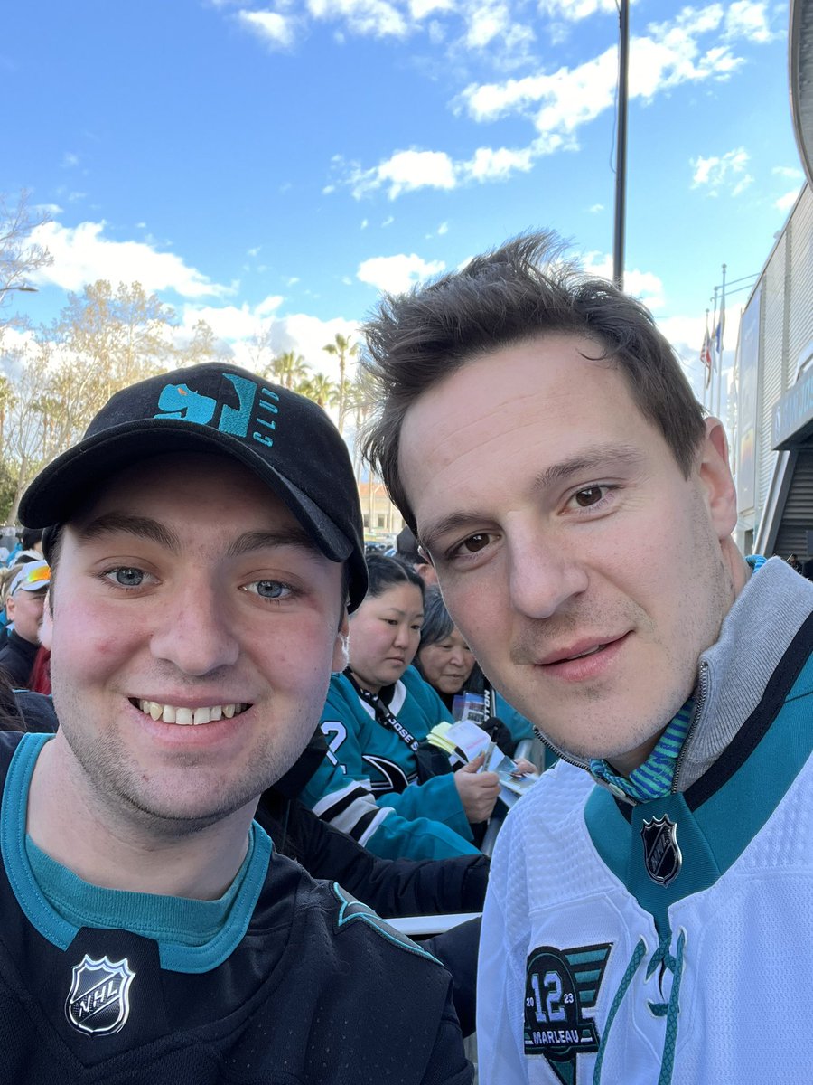 RyderDeMaria's tweet image. Pics with Sharks legends and Drew Remenda before Patrick Marleau’s Jersey retirement ceremony.