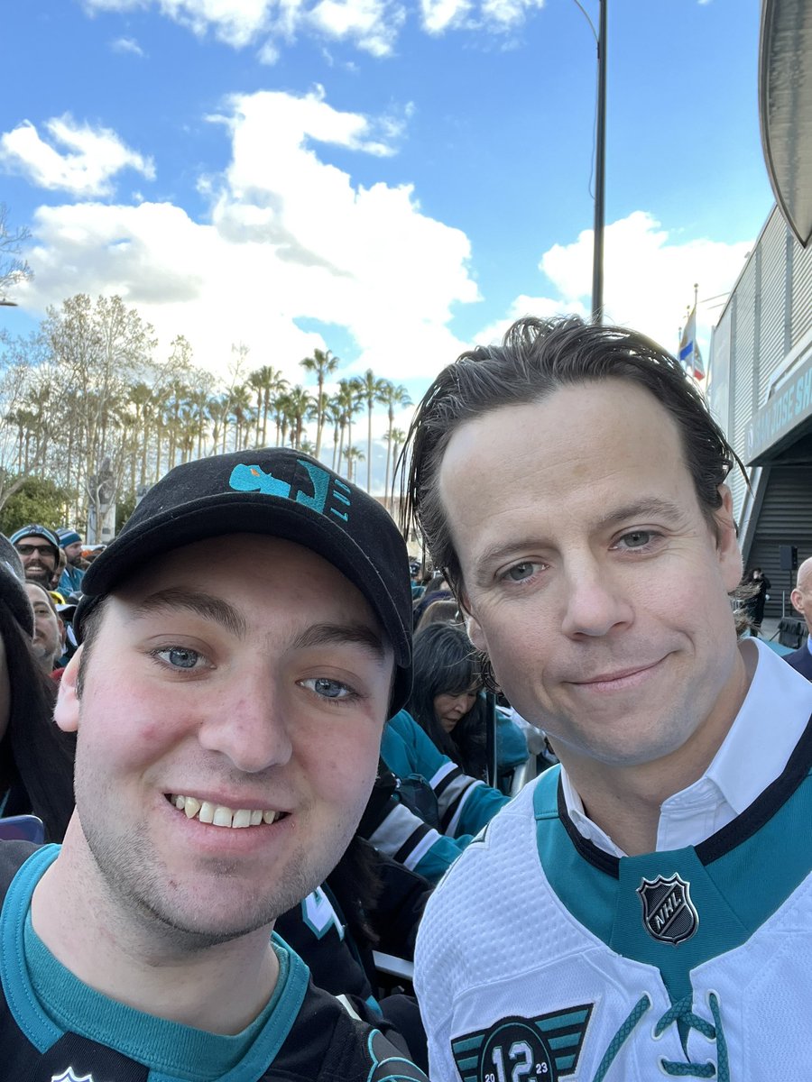 RyderDeMaria's tweet image. Next round of pics with Sharks legends before Patrick Marleau’s Jersey retirement ceremony.