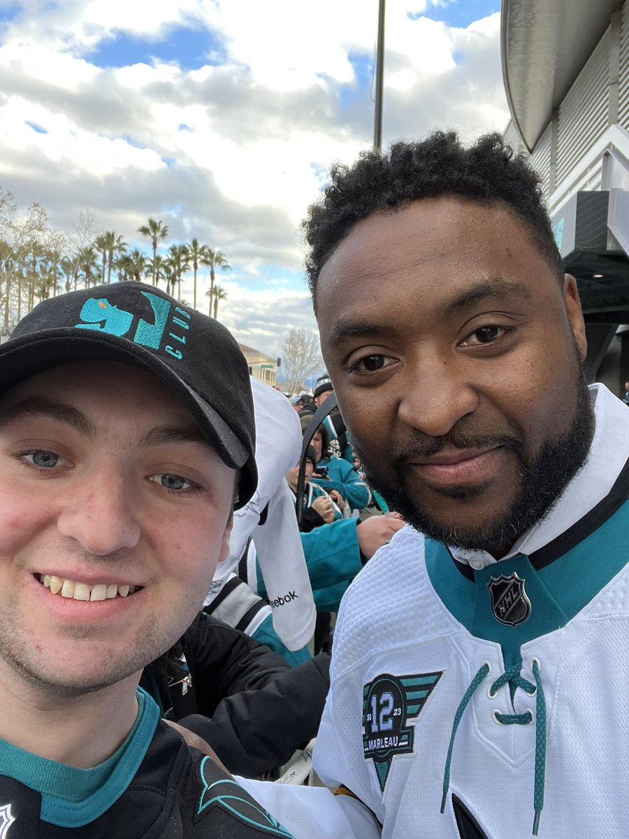 RyderDeMaria's tweet image. Next round of pics with Sharks legends before Patrick Marleau’s Jersey retirement ceremony.