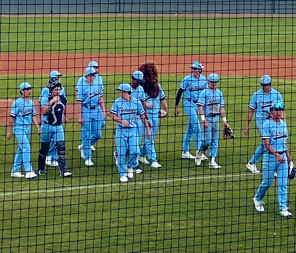 Varsity finishes the weekend 3-1 with a victory over a tough Paetow squad!

WP Nafegar 5.1 Inn 4H 3K
Garcia 3RBI 2R
S. Demeris 2H RBI