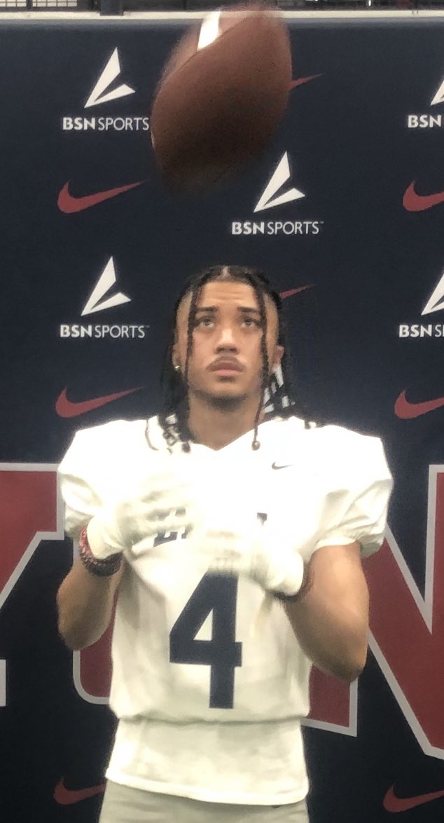After a great visit today with <a href="/_Lyon_Football/">Lyon Scots Football</a> I would like to announce I will be signing my NLI Monday at 1:30 <a href="/LyonHBC/">Chris Douglas 🏈</a> <a href="/CoachRFreeland/">Coach Free</a>