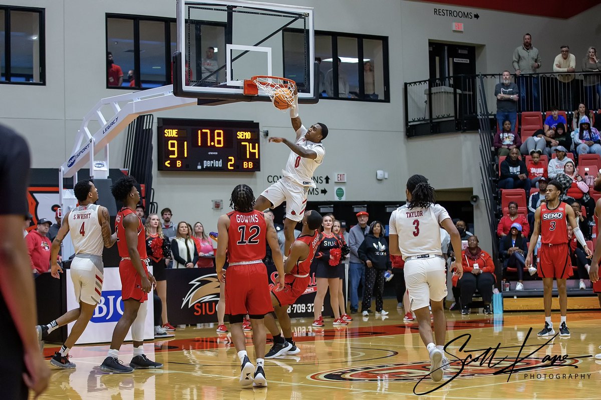 scottkanephoto's tweet photo. . #SIUE Men’s #Basketball was all show as they soundly defeated #semo Saturday afternoon. https://t.co/oZjGxeIjYK