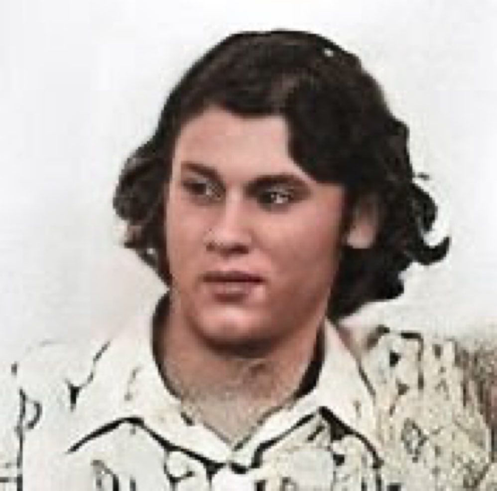 Miltonneves's tweet photo. 1972: eu era bonito demais kkkjjj https://t.co/QwuyKxNTJX
