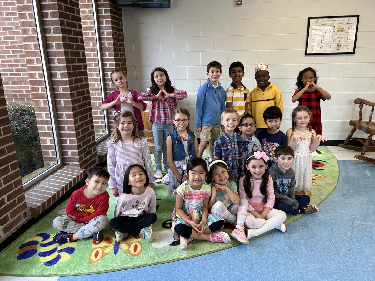 Yes Mom and Dad …we sure know how to smile!! 😀 #pictureday ⁦<a href="/DolvinES/">Dolvin ES</a>⁩