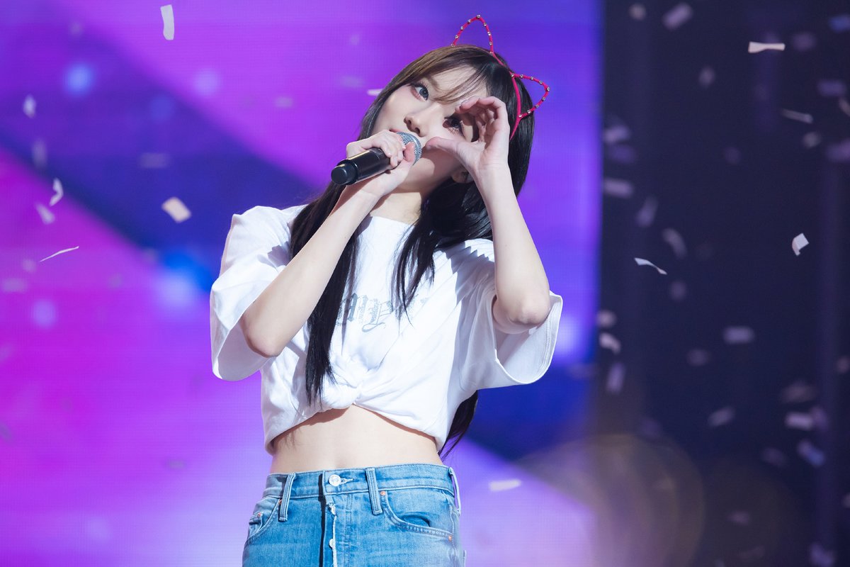 is_not_summer's tweet photo. 230225 #aespa #WINTER #에스파 #윈터 https://t.co/YAIAGV8sZ0