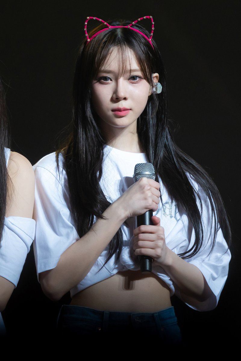 is_not_summer's tweet photo. 230225 #aespa #WINTER #에스파 #윈터 https://t.co/YAIAGV8sZ0