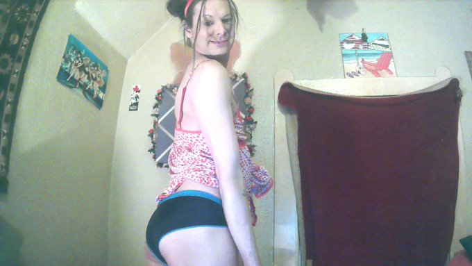 mmmmm  yumms? i smell like cherry 😊😘 https://t.co/FBLsFJoaq8