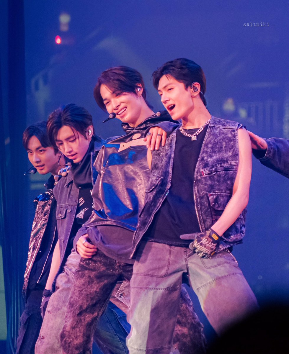 Woahh🤯
<a href="/ENHYPEN/">ENHYPEN OFFICIAL</a> <a href="/ENHYPEN_members/">ENHYPEN</a>