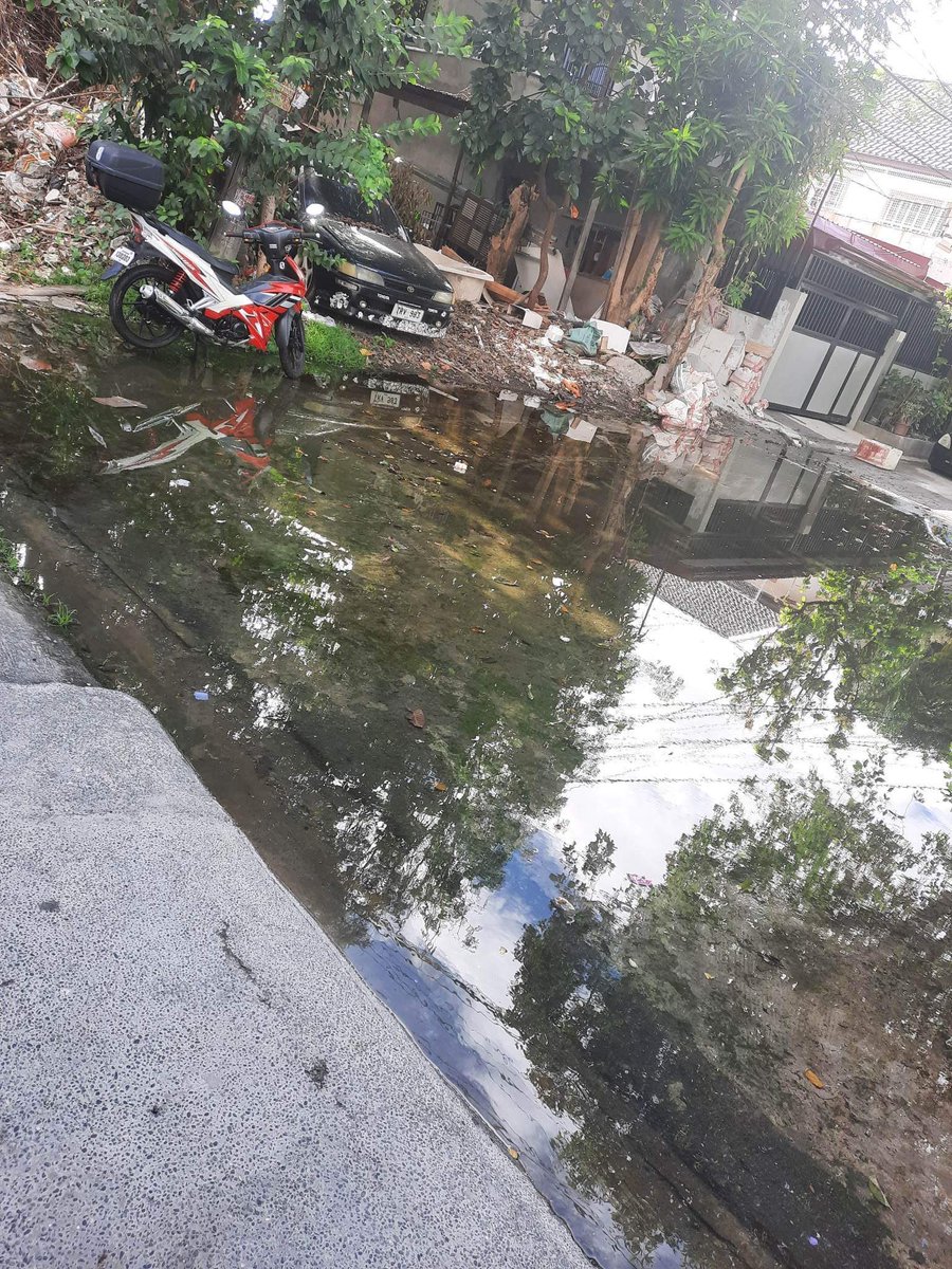 carol_dadap's tweet photo. @maynilad hi po. Please help naman po we been sending complain thru phone po pero no response. https://t.co/lklVS0i0hW
